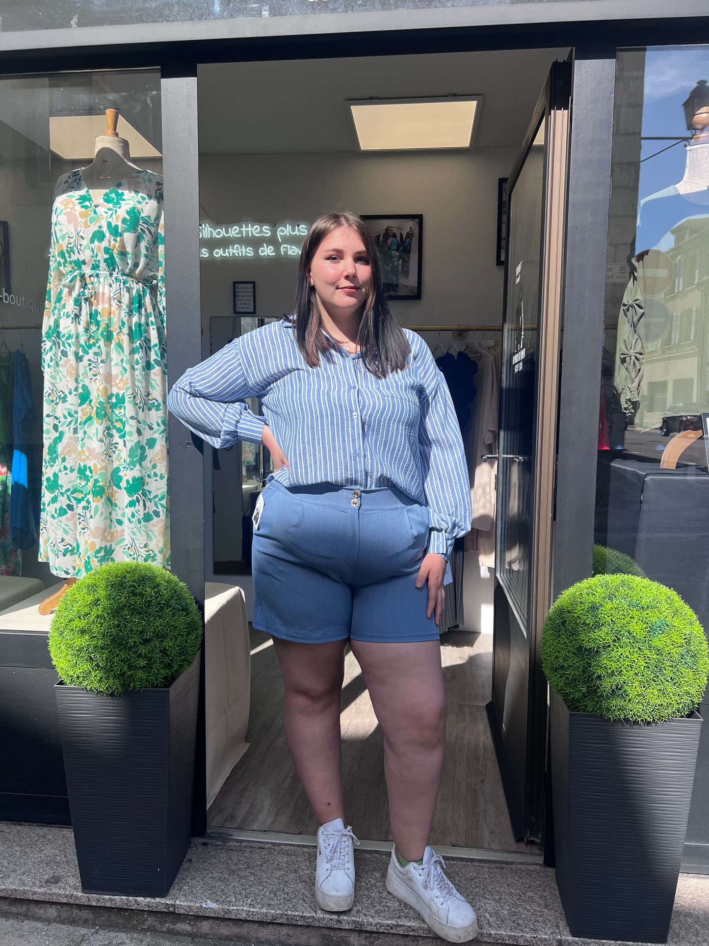 short bleu