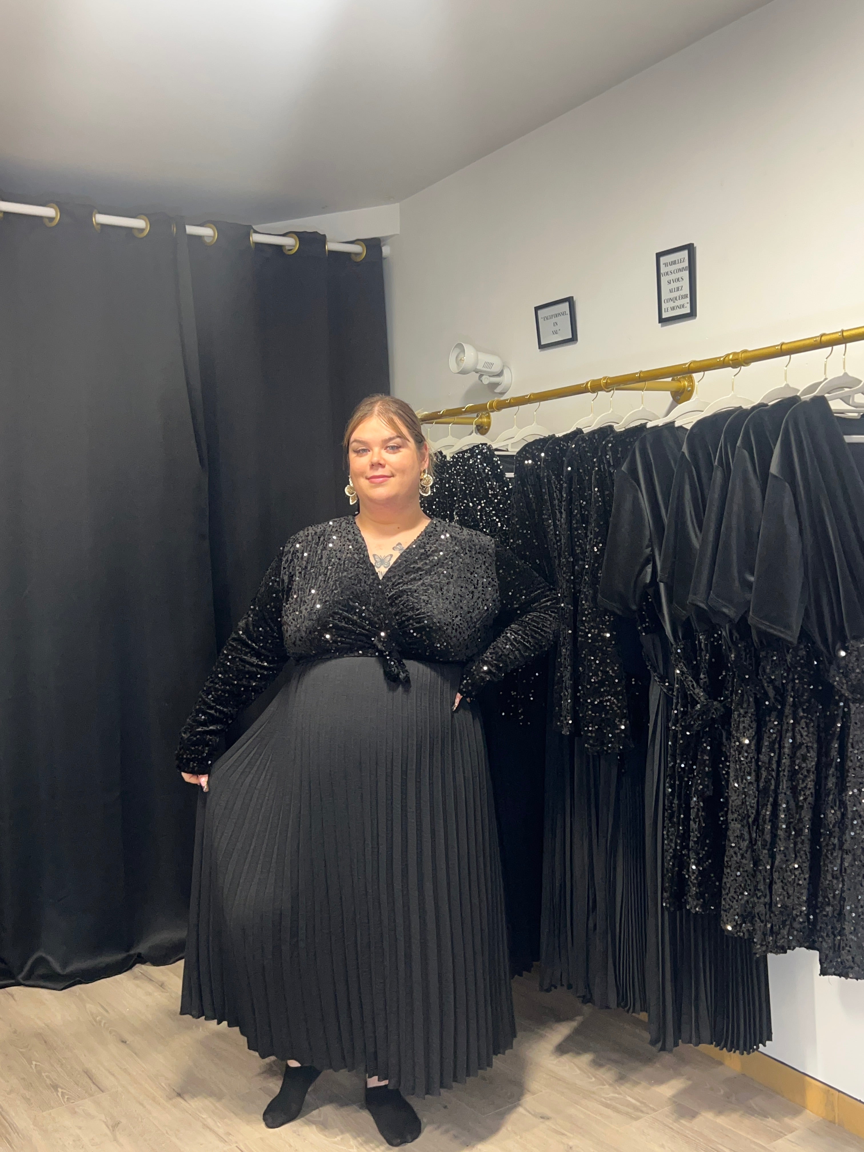 Robe sequin noir plissée