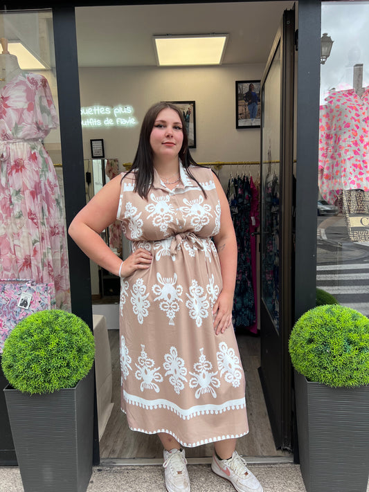 Robe marron à motifs