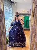 Robe bleu marine fleurs