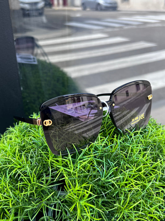 Lunette de soleil noir