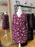 Robe bordeau à fleurs