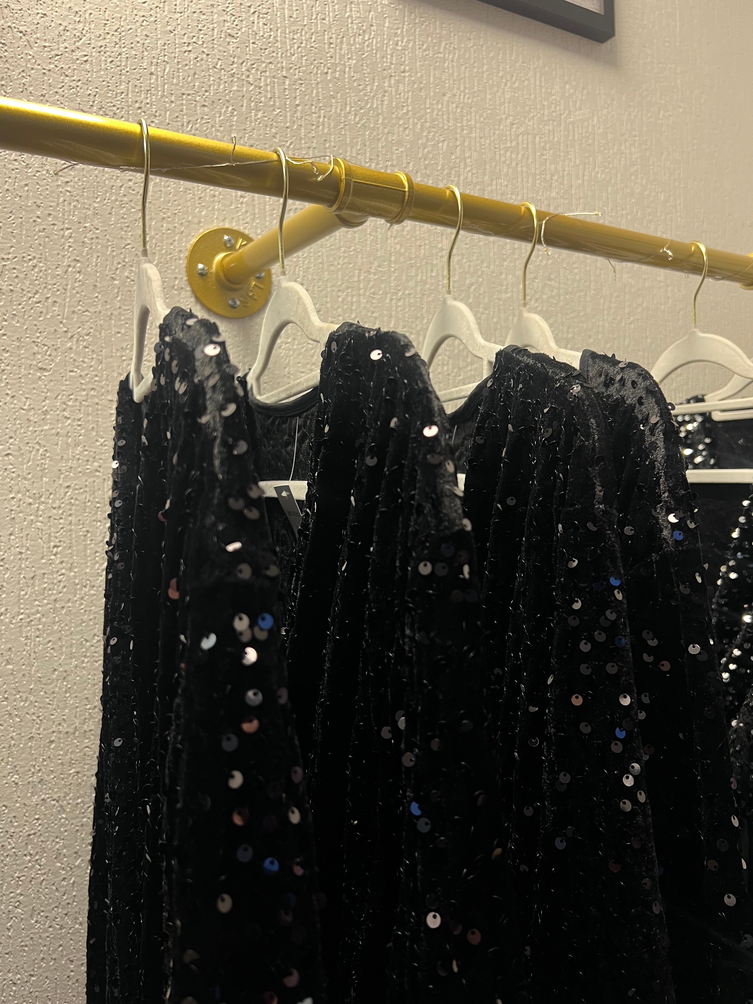 Robe sequin noir plissée