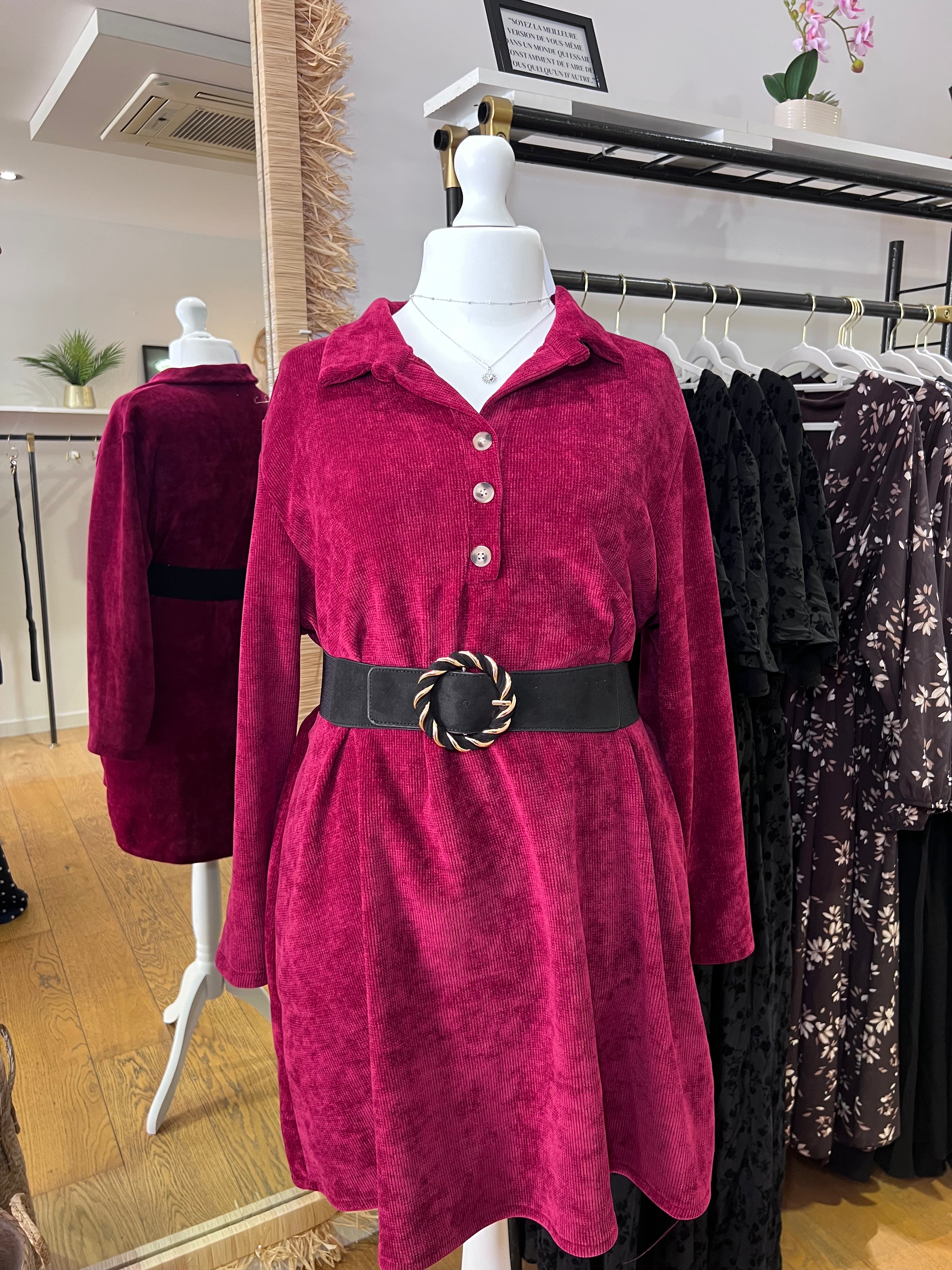 Robe en velours bordeau
