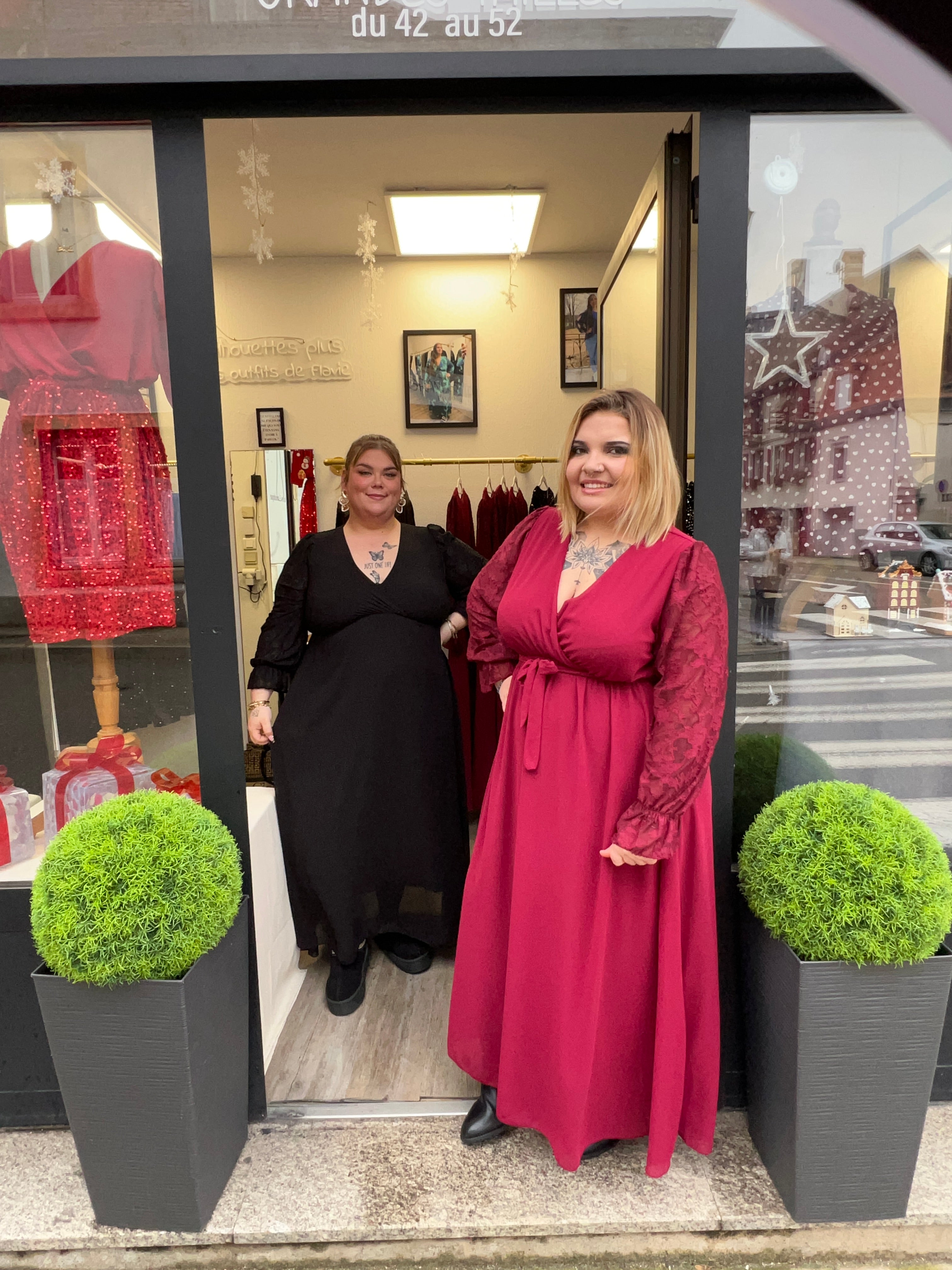 Robe longue bordeau manches fleurs