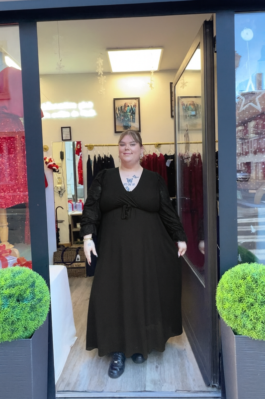 Robe longue noir manches transparente