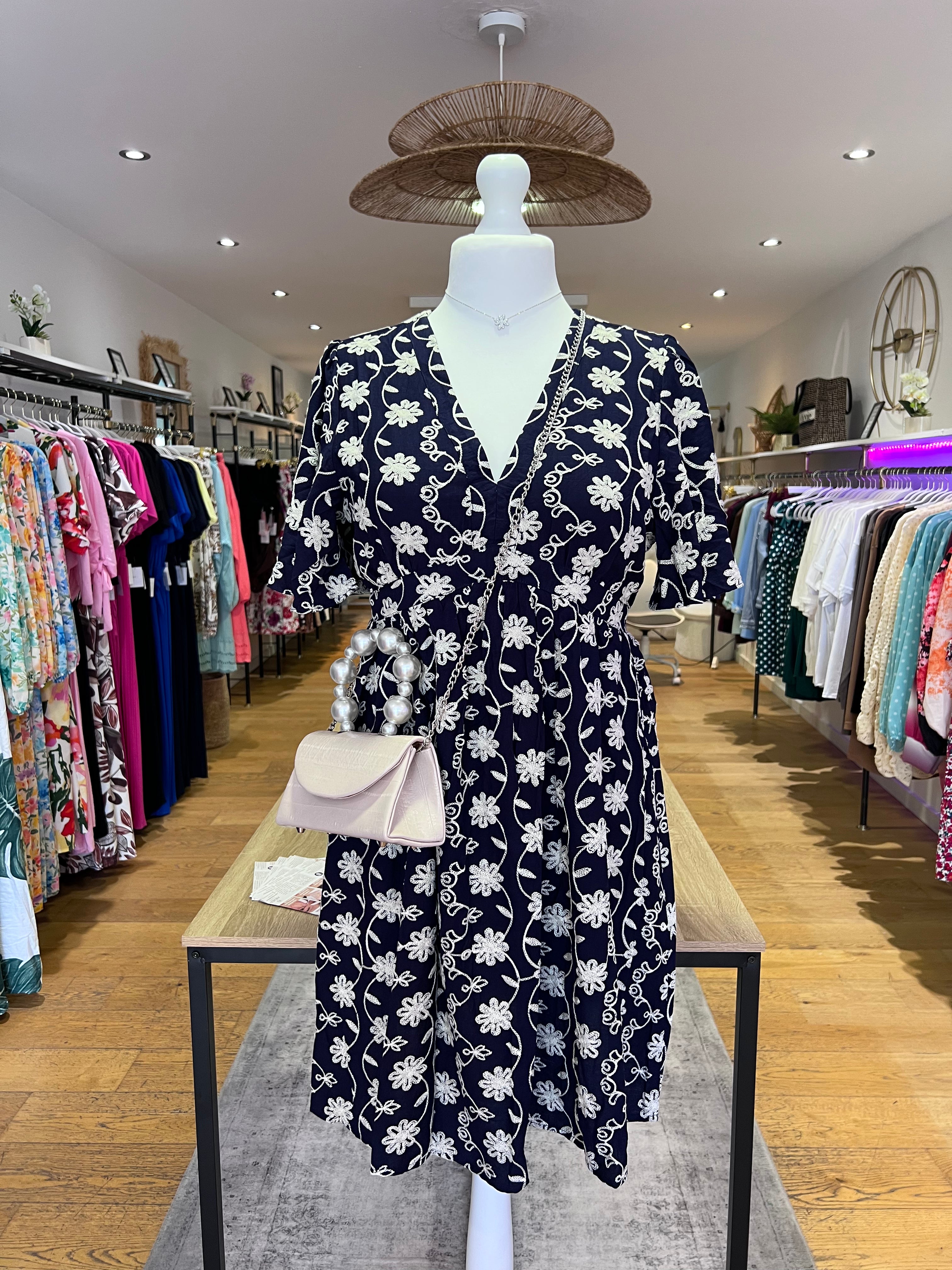 Robe fleurs bleu foncé