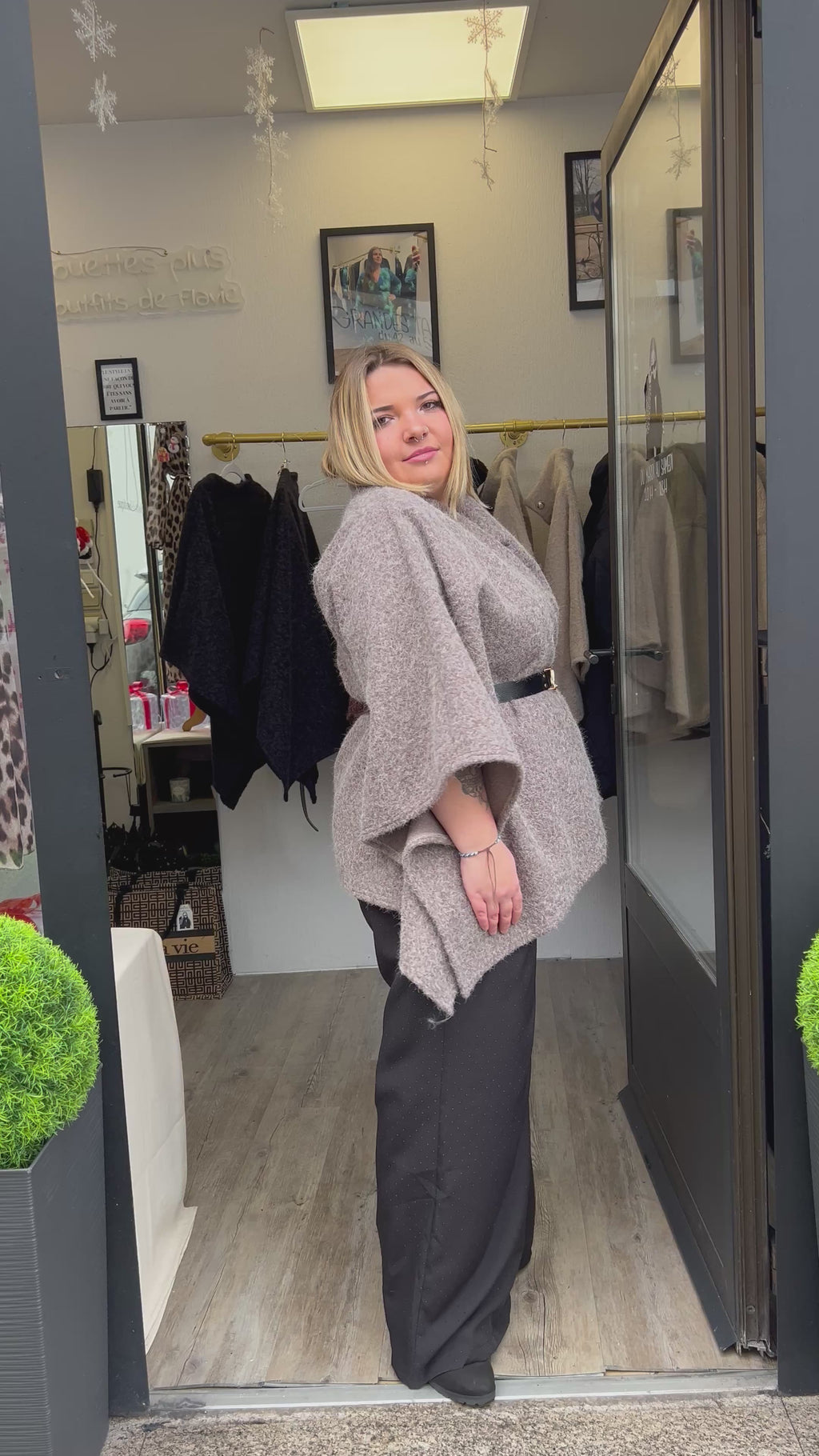 Cape taupe avec ceinture