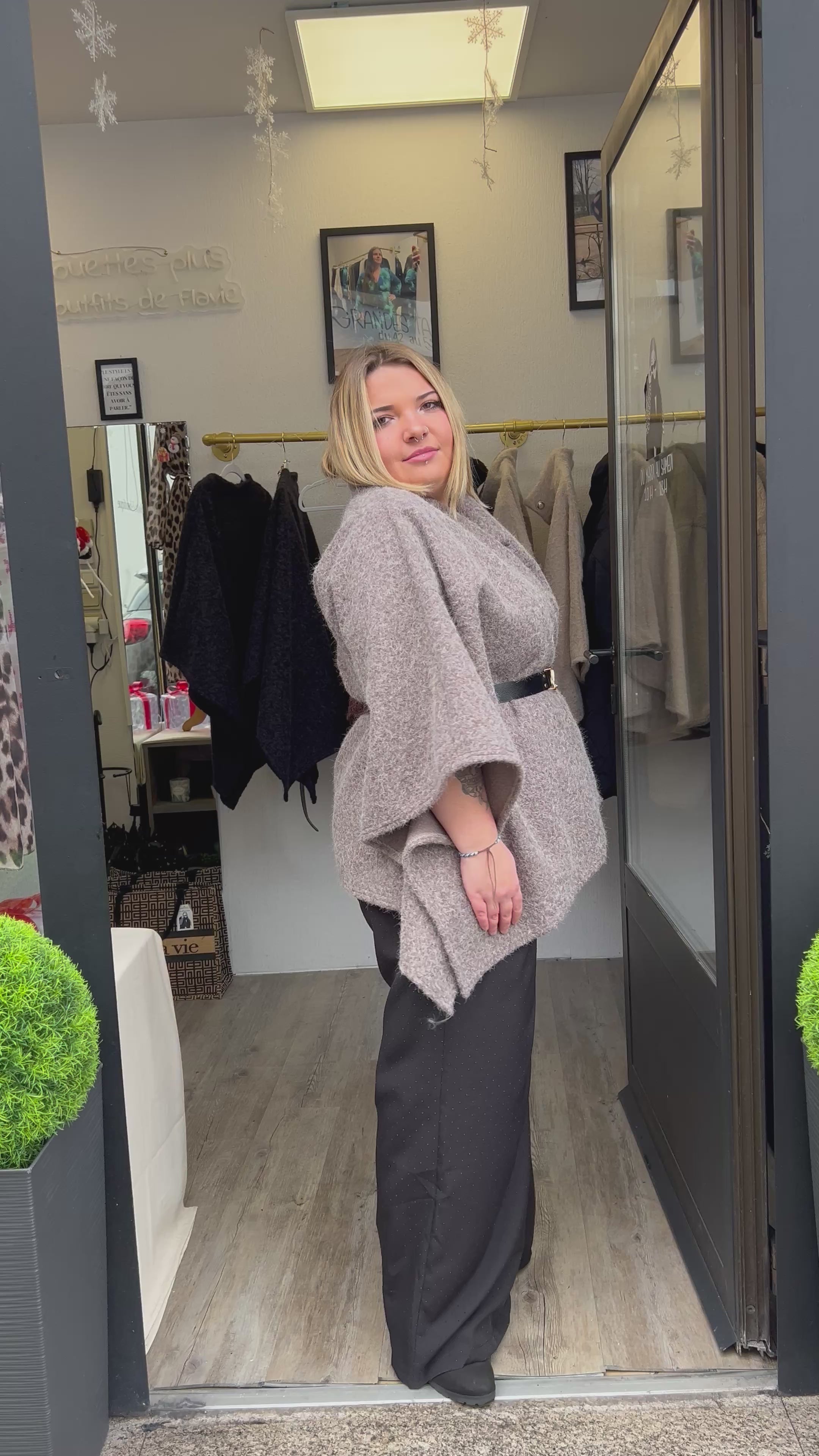 Cape taupe avec ceinture