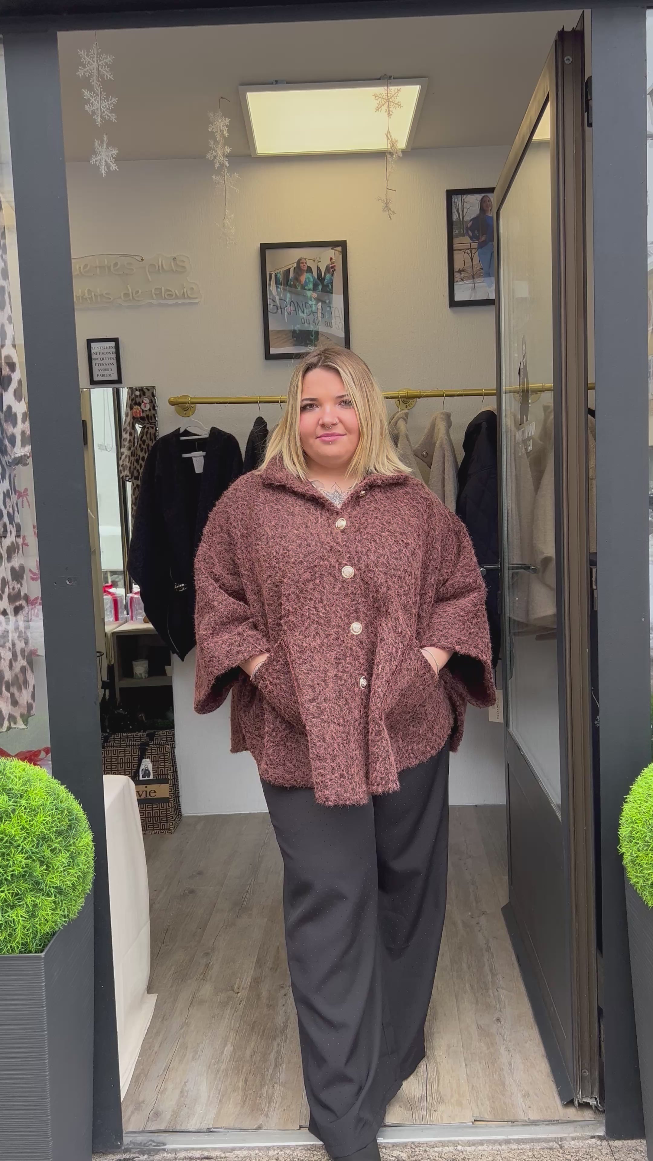 Cape chocolat avec poches